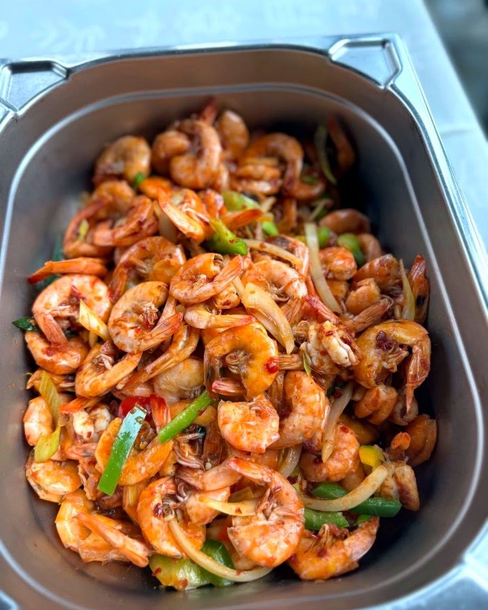 Wokade räkor med paprika och lök